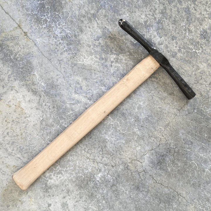 Hand-forged 7oz fine smithing hammer