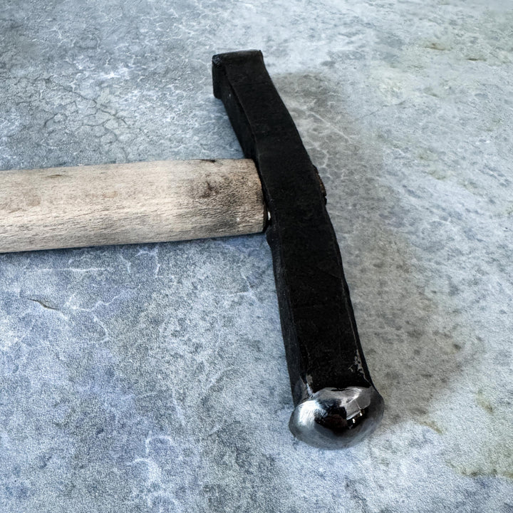 Hand-forged 9.5oz fine smithing hammer