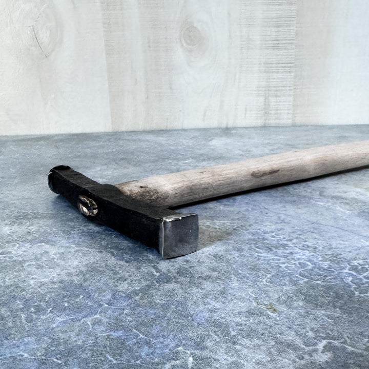 Hand-forged 9.5oz fine smithing hammer