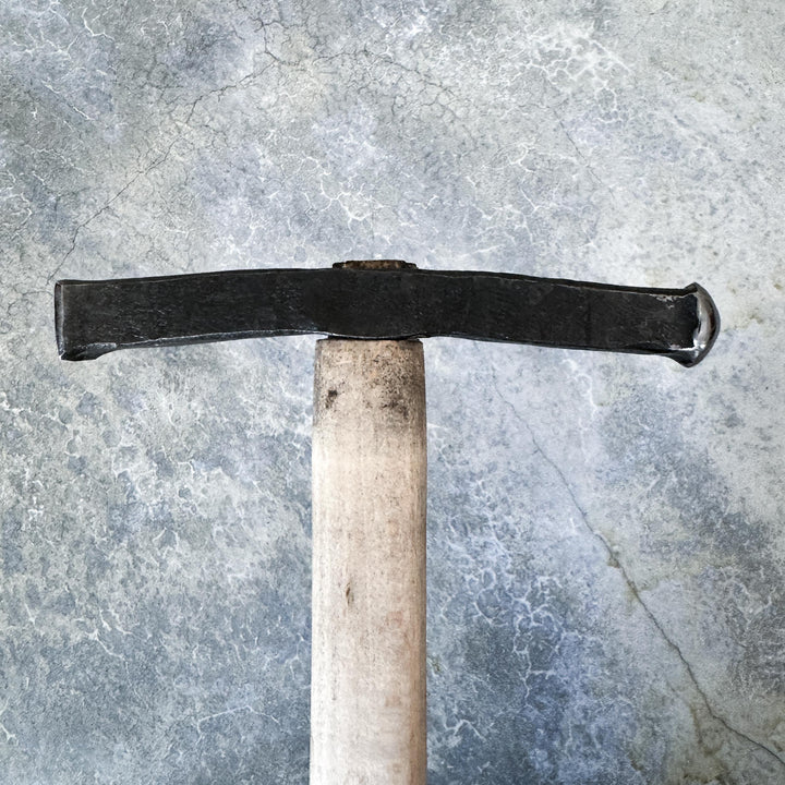 Hand-forged 9.5oz fine smithing hammer