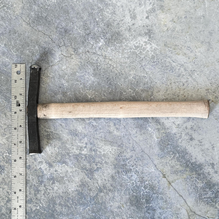 Hand-forged 9.5oz fine smithing hammer