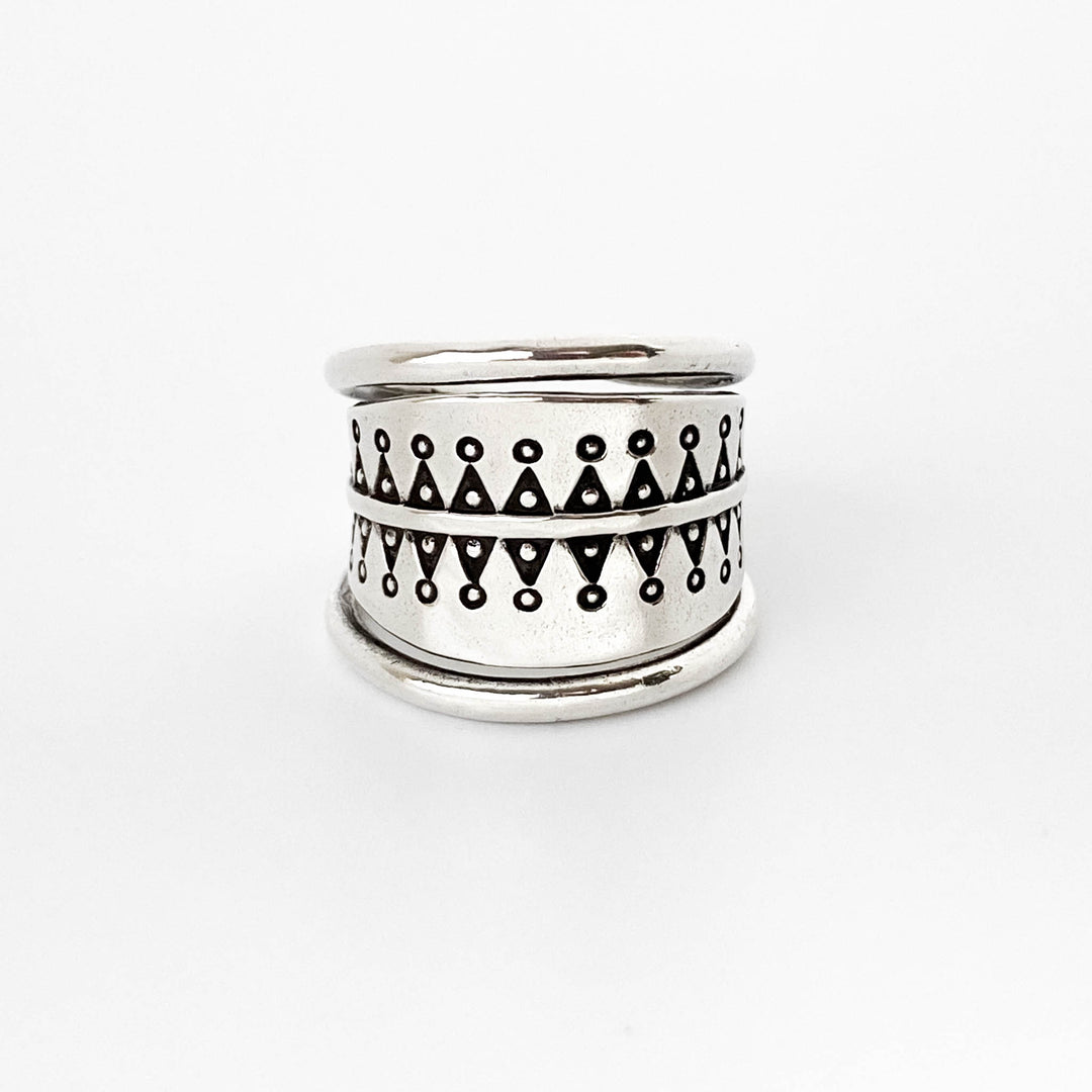 Slavic Triangle Twist Ring