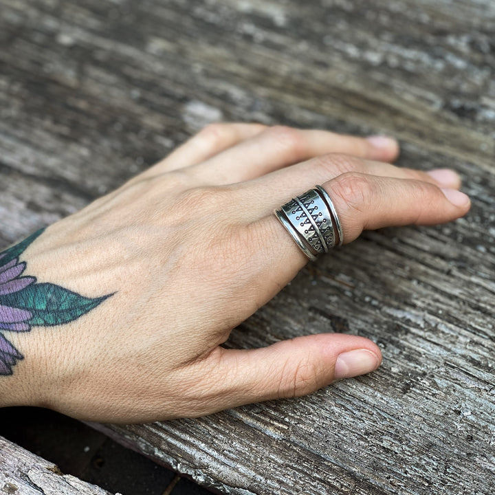 Slavic Triangle Twist Ring