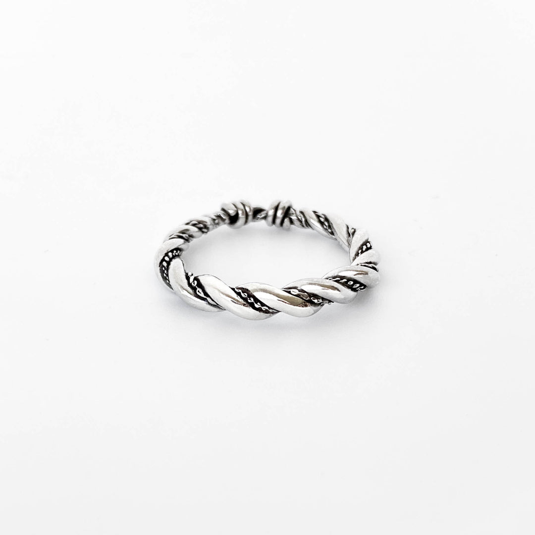 Replica Rus Twist Ring