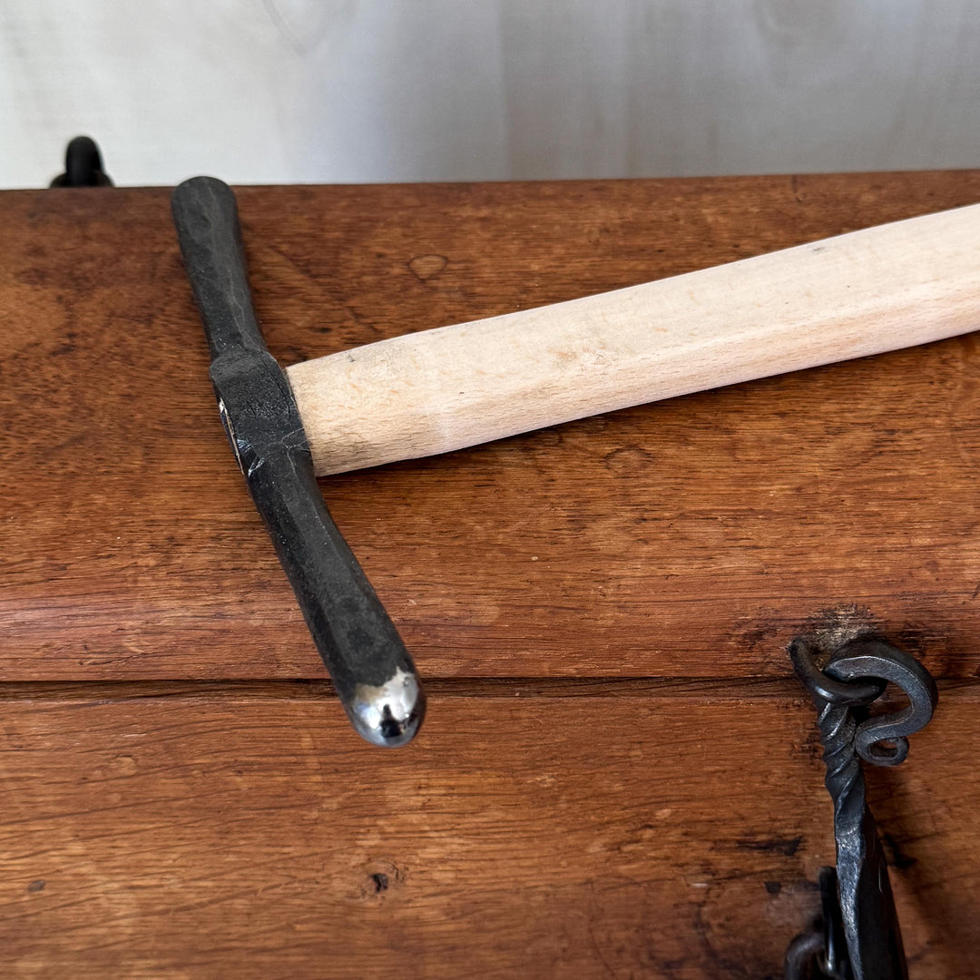 Hand-forged 7oz fine smithing hammer