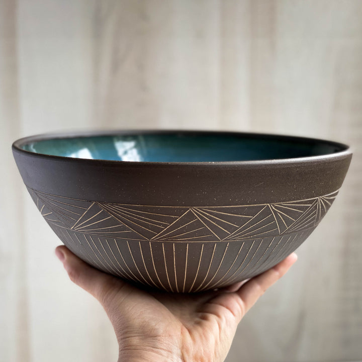 Scallop Fan Serving Bowl