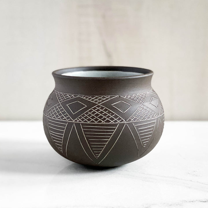 Small Diamond Crosshatch Globe Cup